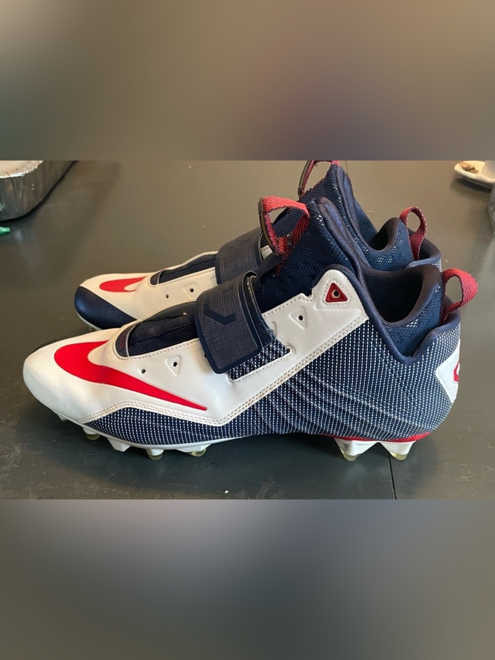 CJ ELITE 2 TD WHITE/UNI RED-NAVY size 13.5 men’s cleats promotional